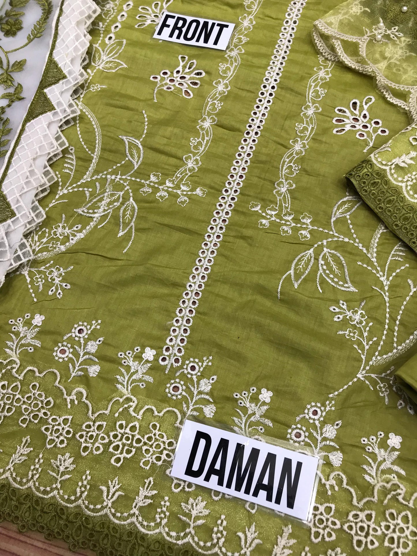 QALAMKAR NEWLY LAUNCHED CHIKANKARI PREMIUM PURE LAWN 2024 - Wearza