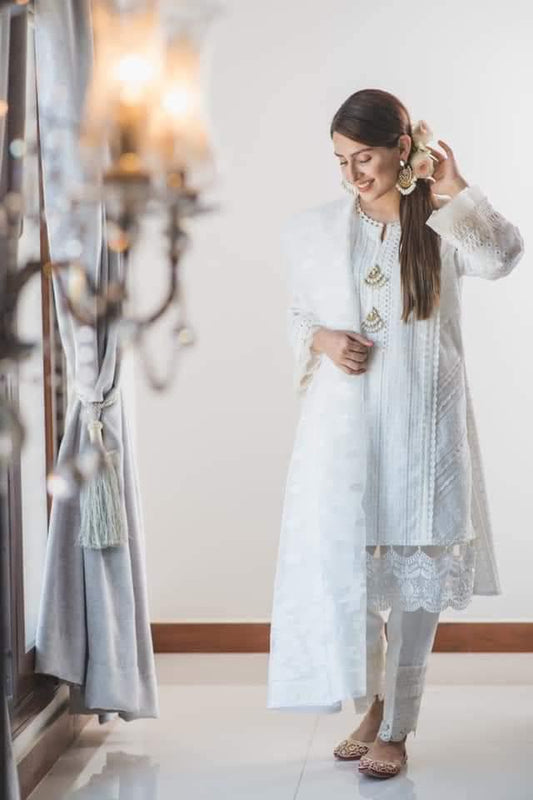 Ayeza Khan Chicken Kari Luxury Lawn Collection 2024 - Wearza