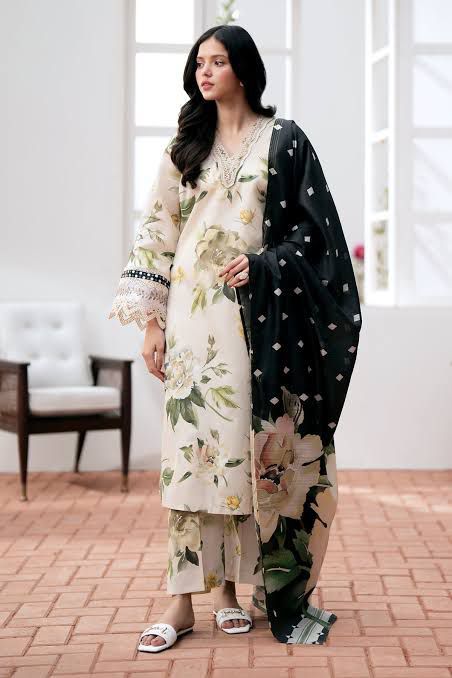 Baroque Wz-501-2 Premium Swiss Digital Printed Lawn Emb Bunches With Silk Duppata 2024 - Wearza