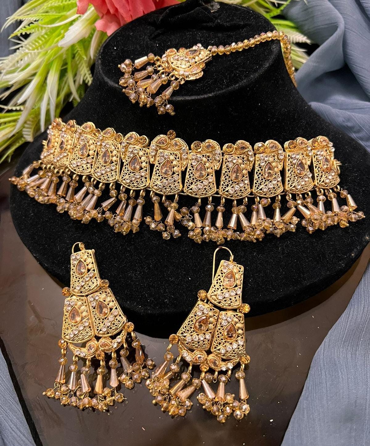 Mina Beautifull Neck & Earring Set WEARZA