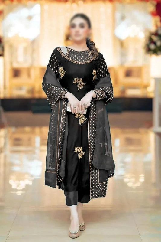 Afrozeh Winter Velvet Dress With Organza Duppata Pakistani Collection 2025