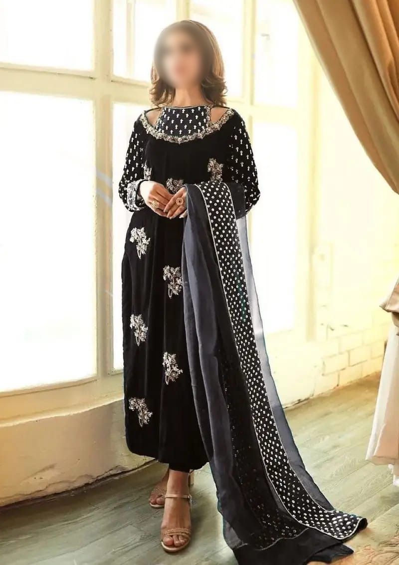 Afrozeh Winter Velvet Dress With Organza Duppata Pakistani Collection 2025